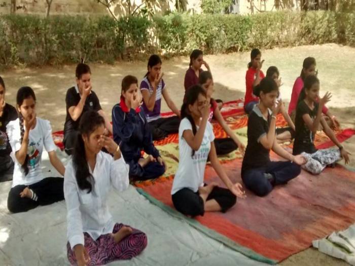 tn_IMG-20150511-WA0018